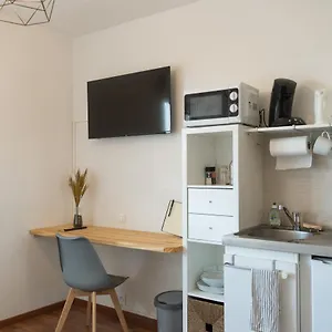 https://studio-renove-proche-centre-ville-rodez.midi-pyreneeshotels.com
